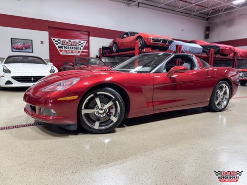 Used 2008 Chevrolet Corvette w/ Z51 Performance Package w/ Z51 Performance Package RWD image 1