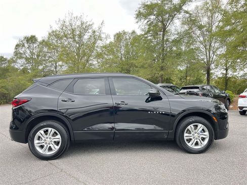 Used 2022 Chevrolet Blazer LT image 8