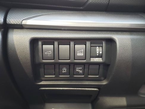 Used 2020 Subaru Forester Premium AWD/4WD image 18