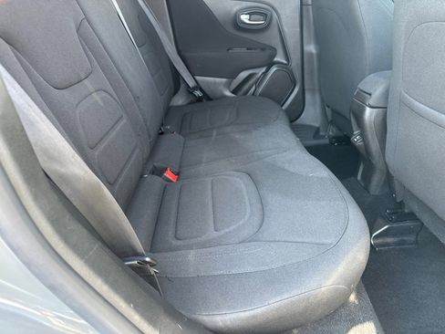 Used 2021 Jeep Renegade Latitude AWD/4WD image 15