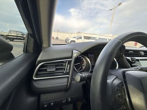 Used 2020 Toyota Camry SE image 24