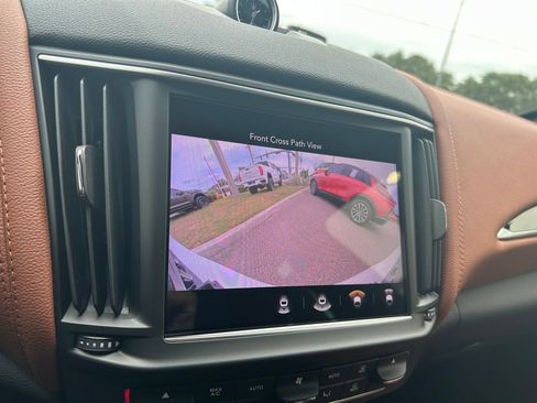 Used 2023 Maserati Levante GT AWD/4WD image 36