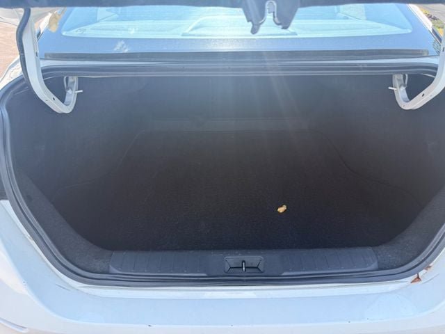 Used 2025 Nissan Sentra SV FWD image 15