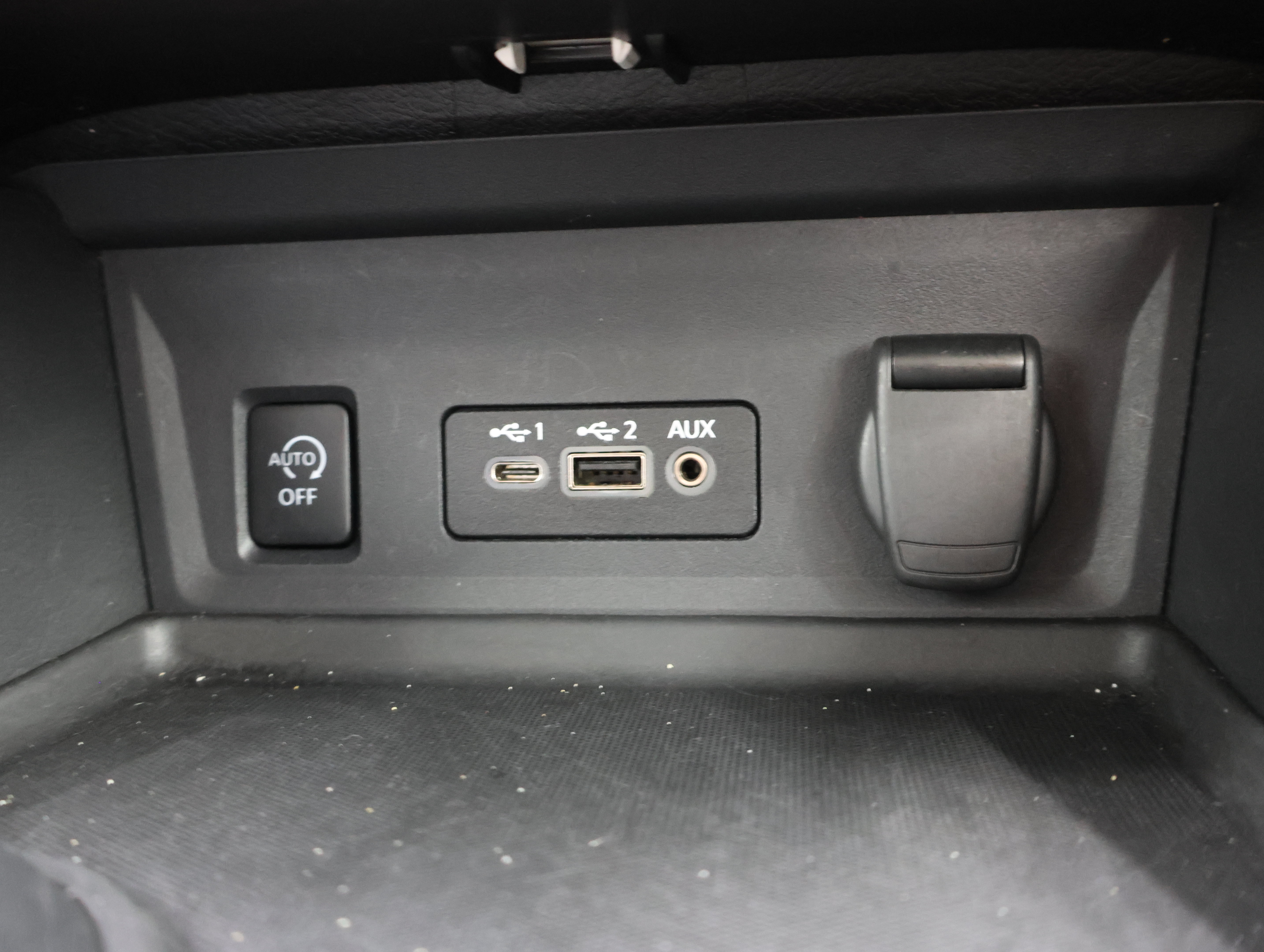 Used 2024 Nissan Sentra SV FWD image 40