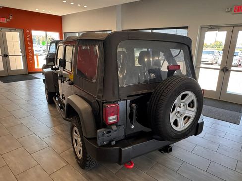 Used 2016 Jeep Wrangler Unlimited Sport w/ Connectivity Group AWD/4WD image 13