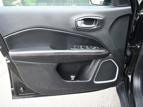 Used 2019 Jeep Compass Latitude w/ Popular Equipment Group image 13