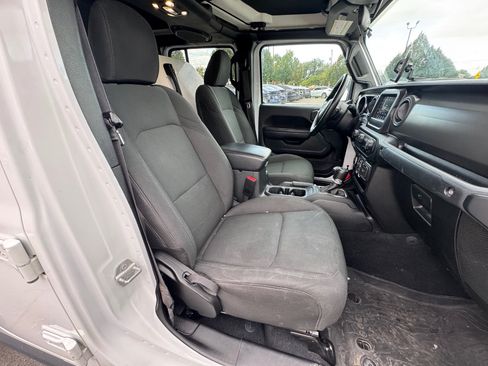 Used 2022 Jeep Gladiator Sport AWD/4WD image 10