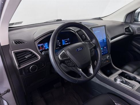 Used 2024 Ford Edge SEL w/ Convenience Package image 9