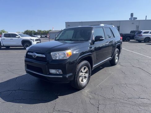 Used 2011 Toyota 4Runner SR5 w/ Convenience Pkg AWD/4WD image 2
