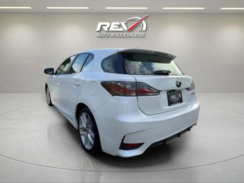 Used 2014 Lexus CT 200h image 37