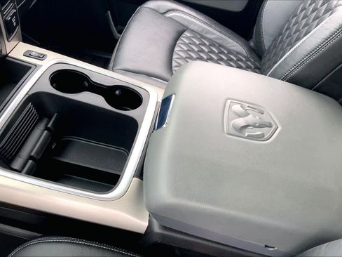 Used 2020 RAM 1500 Classic SLT w/ Luxury Group RWD image 16