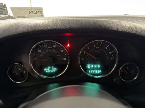 Used 2015 Jeep Wrangler Unlimited Rubicon w/ Connectivity Group AWD/4WD image 15