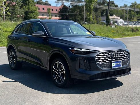 Used 2025 Audi Q5 Premium w/ Convenience Package AWD/4WD image 7