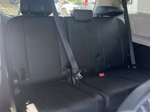Used 2017 Toyota Sienna SE Premium FWD image 33