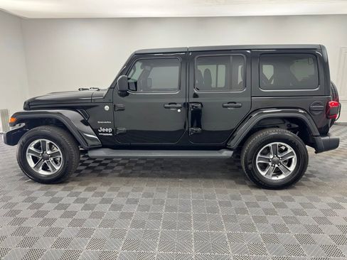 Used 2021 Jeep Wrangler Unlimited Sahara AWD/4WD image 10