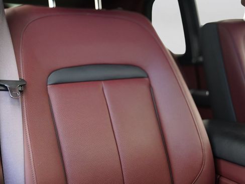 Certified 2020 Rolls-Royce Cullinan AWD/4WD image 40