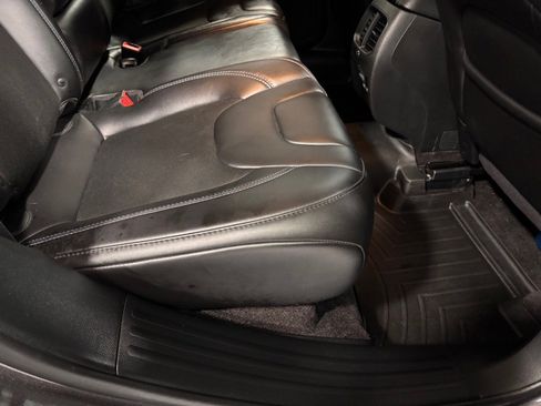 Used 2019 Jeep Cherokee Latitude Plus w/ Cold Weather Group image 24