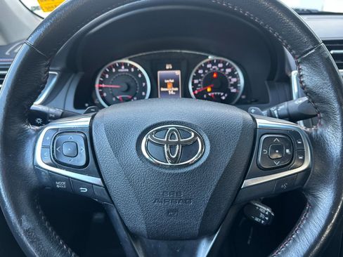 Used 2017 Toyota Camry SE image 25