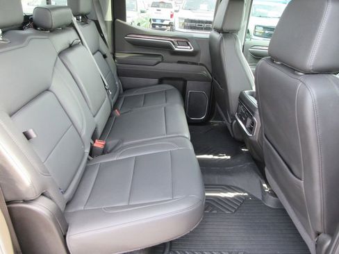 Certified 2025 Chevrolet Silverado 1500 LTZ image 21