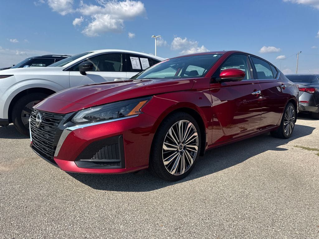 Used 2023 Nissan Altima 2.5 SL FWD image 2