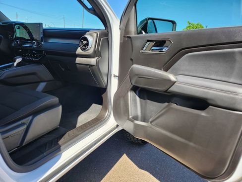 Used 2024 Chevrolet Colorado LT AWD/4WD image 24