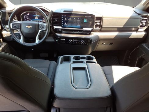 Used 2025 Chevrolet Silverado 1500 LT AWD/4WD image 9
