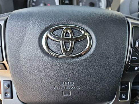 Used 2023 Toyota Tacoma Limited image 25
