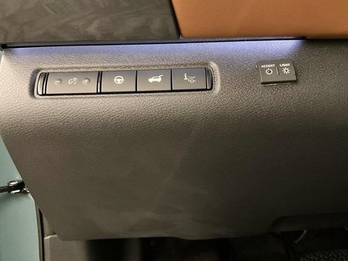 New 2026 Nissan Pathfinder Platinum AWD/4WD image 30