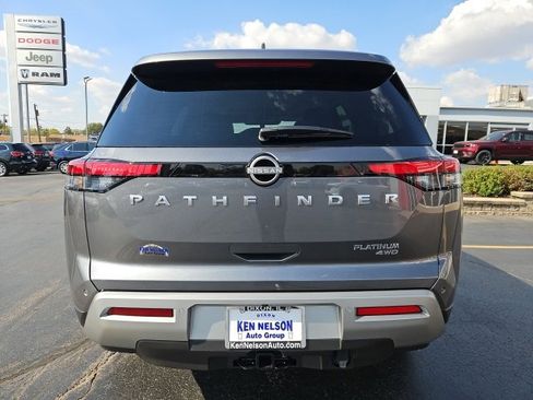 New 2025 Nissan Pathfinder Platinum image 4