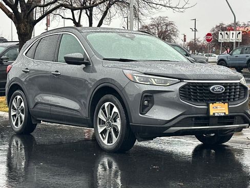 Certified 2025 Ford Escape Platinum image 9