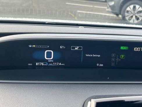 Used 2022 Toyota Prius Prime LE image 32