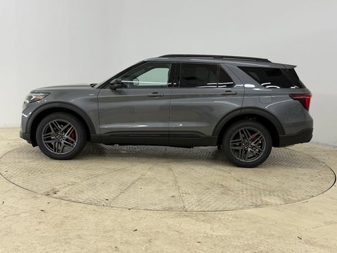 New 2026 Ford Explorer ST-Line w/ ST-Line Street Pack image 2