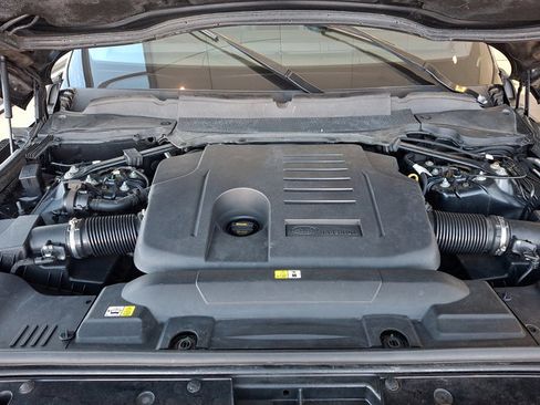 Used 2020 Land Rover Range Rover HSE image 29