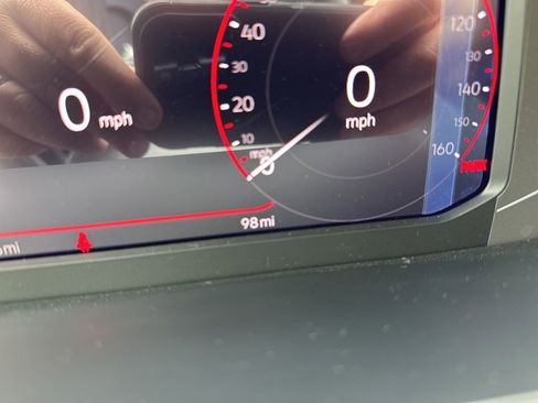 New 2025 Volkswagen Taos SEL image 21