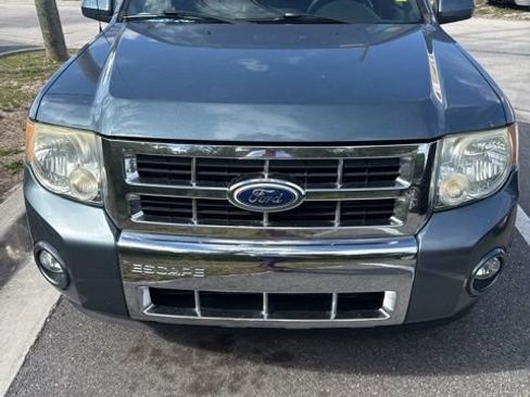 Used 2010 Ford Escape Limited FWD image 3
