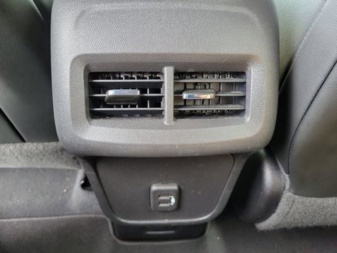 Used 2019 Chevrolet Equinox Premier image 16