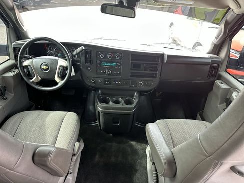 Used 2019 Chevrolet Express 3500 LT w/ LT Preferred Equipment Group image 18