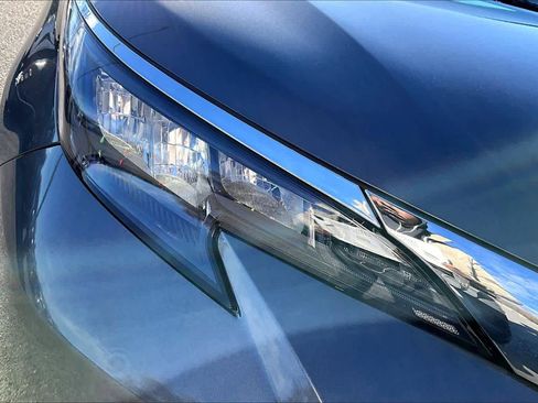 Used 2025 Toyota Sienna XLE image 28