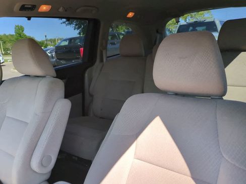Used 2016 Honda Odyssey SE image 8