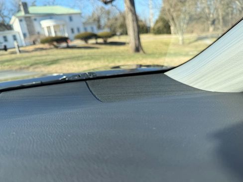 Used 2019 Toyota Camry LE image 40