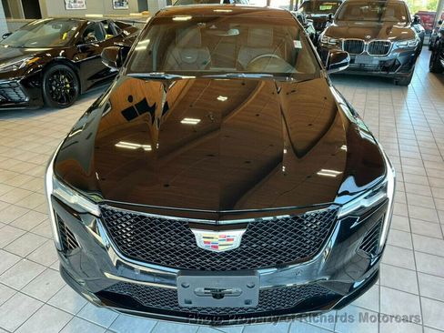 Used 2025 Cadillac CT4 V image 3