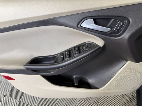 Used 2018 Ford Focus SE image 23