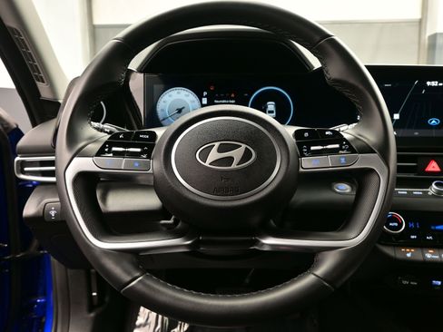 Certified 2025 Hyundai Elantra SEL image 23