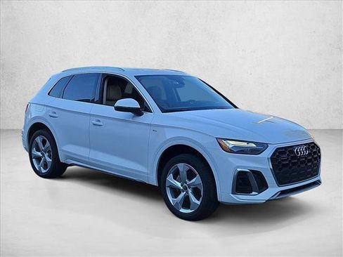 Used 2023 Audi Q5 2.0T Premium Plus w/ Premium Plus Package AWD/4WD image 3