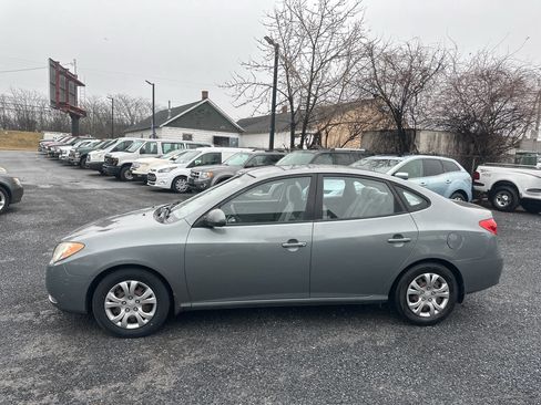 Used 2009 Hyundai Elantra GLS FWD image 2