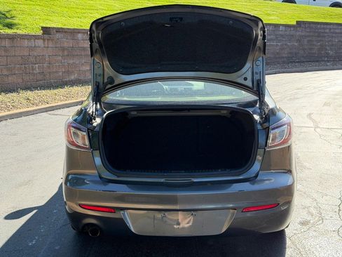 Used 2012 MAZDA MAZDA3 i Touring FWD image 4