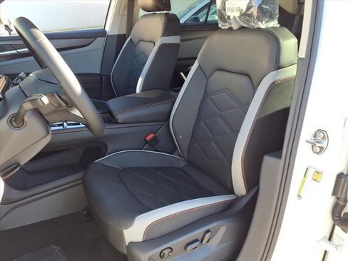 New 2026 Volkswagen Atlas Peak Edition AWD/4WD image 4