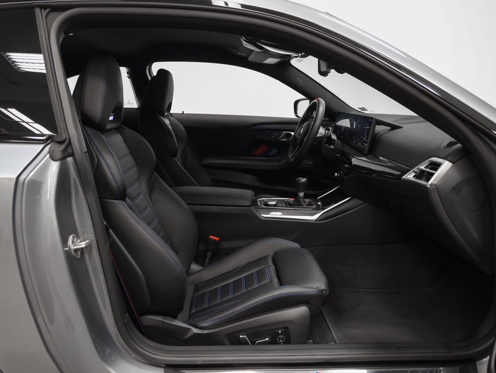 Used 2026 BMW M2 w/ Lighting Package RWD image 28