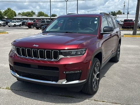 Used 2023 Jeep Grand Cherokee L Limited w/ Luxury Tech Group II AWD/4WD image 1