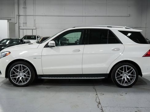 Used 2018 Mercedes-Benz GLE 63 AMG 4MATIC w/ Premium 3 Package image 2